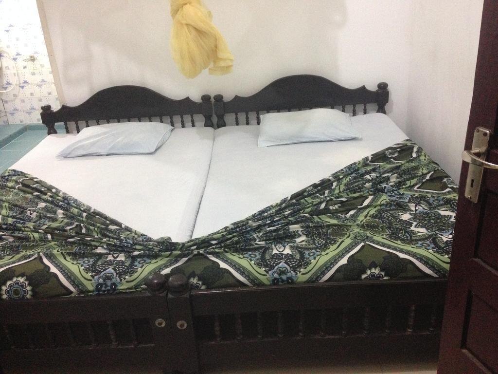 Coconut Park Bed & Breakfast Anuradhapura Ngoại thất bức ảnh