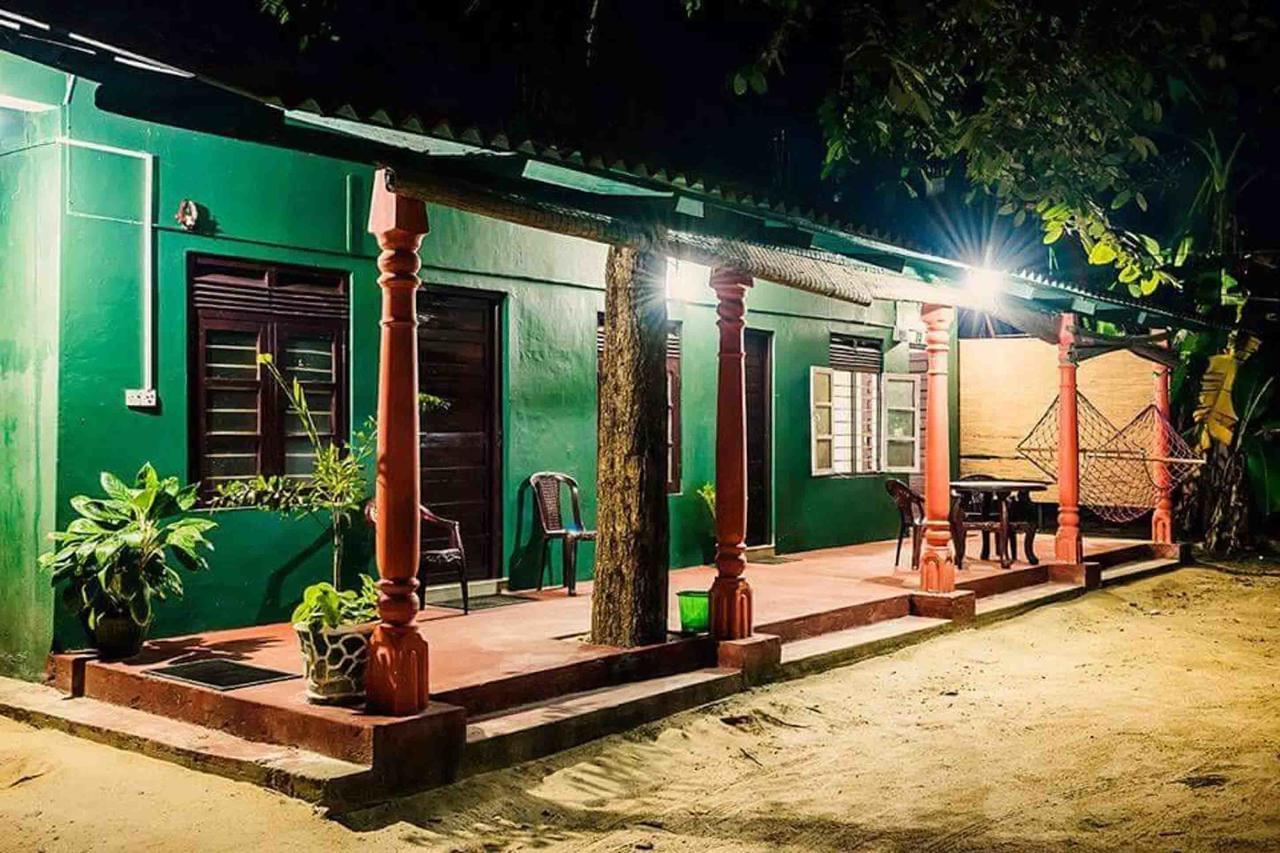 Coconut Park Bed & Breakfast Anuradhapura Ngoại thất bức ảnh
