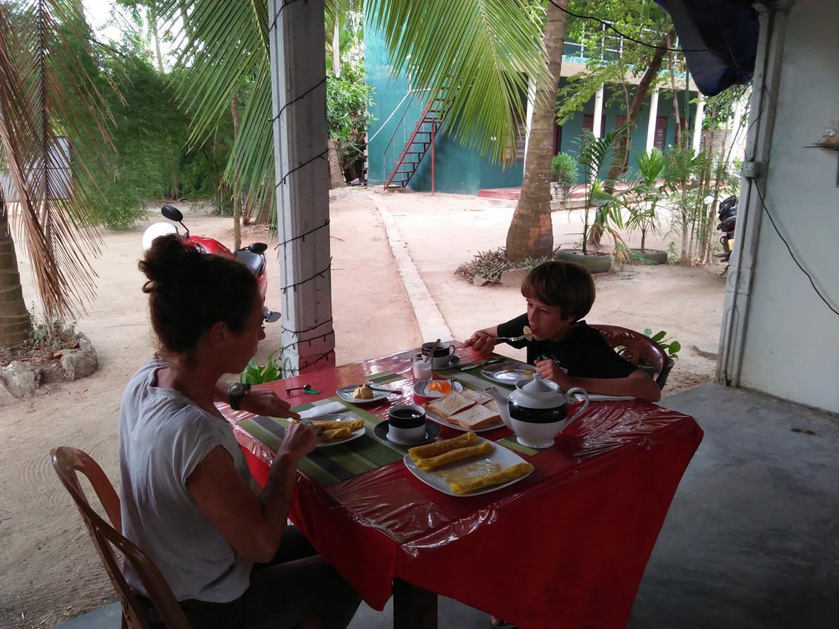 Coconut Park Bed & Breakfast Anuradhapura Ngoại thất bức ảnh